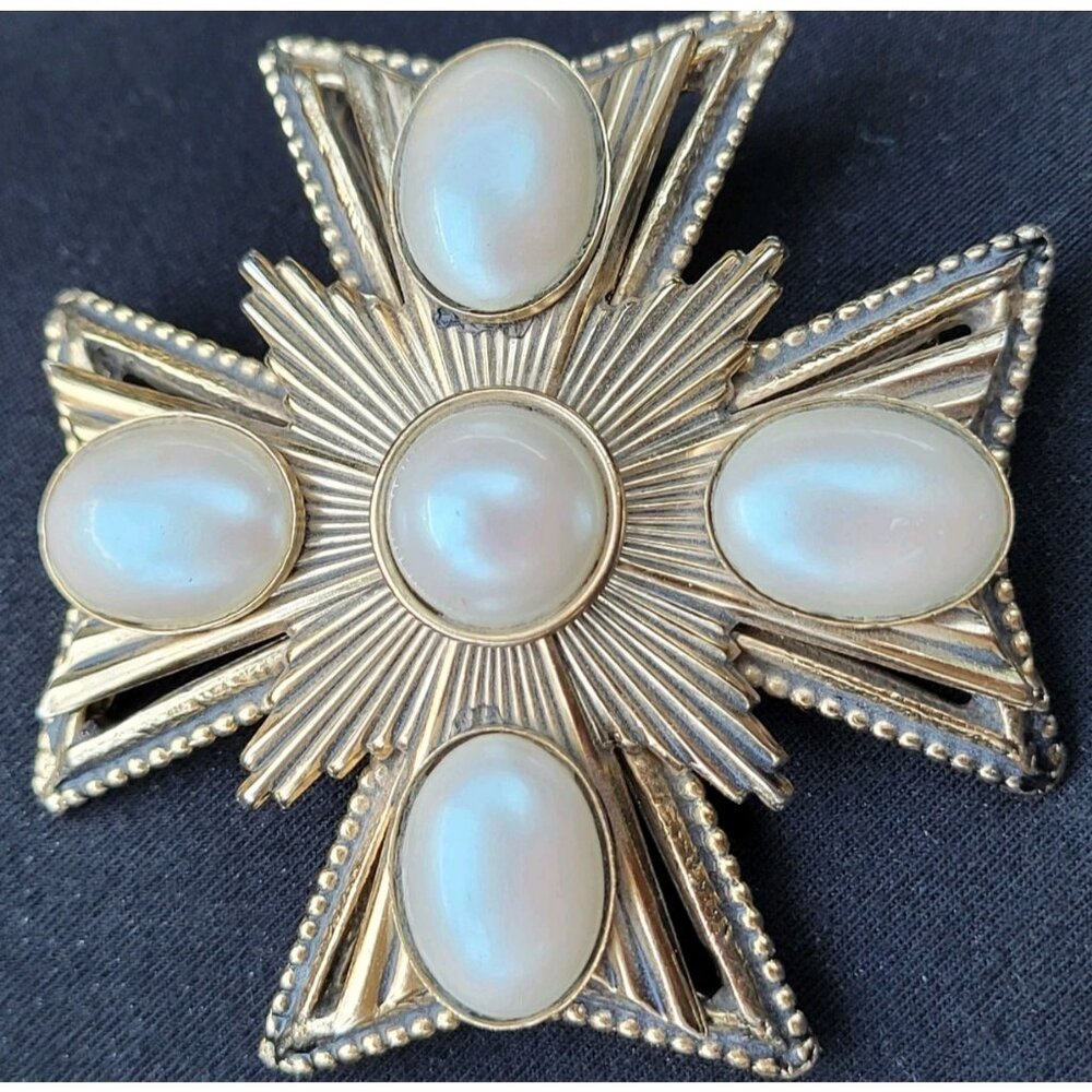 Vintage Original By Robert Signed Gold Tone Pearl Maltese Cross Brooch